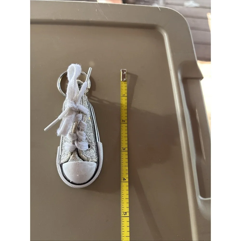 Vintage 3D High Top Sneaker Shoe‎ Keychain Purse Zipper Pull